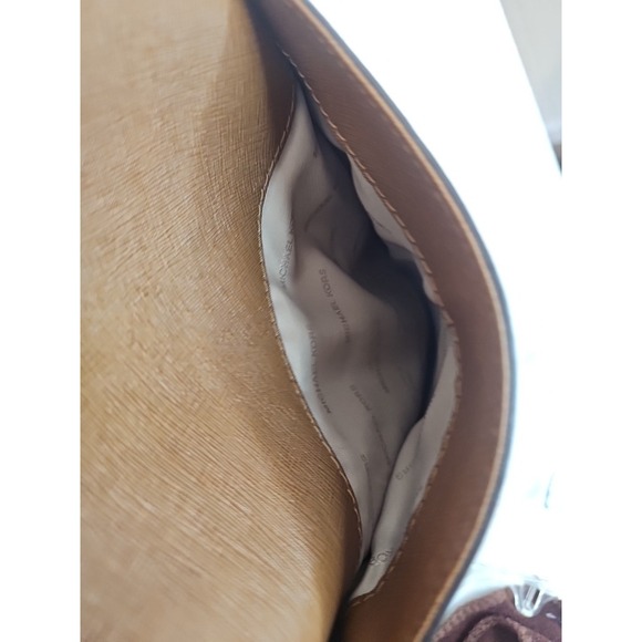 Michael Kors Jet Set Saffiano Leather Tan Top Zip Tote Bag PURSE - Picture 5 of 10